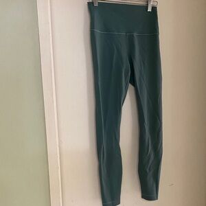 EUC Lululemon Wunder Under high rise leggings size 6